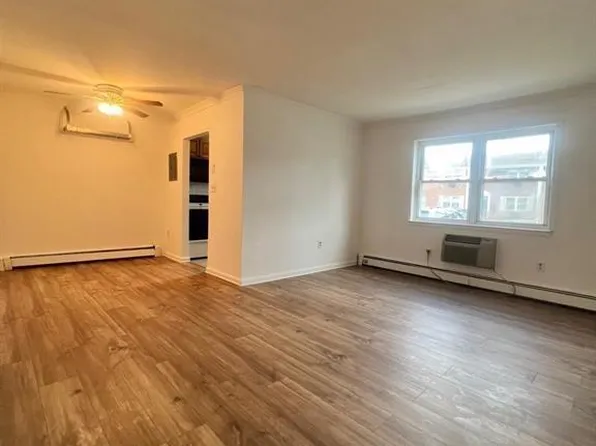 289 Main St APT 14Q, Spotswood, NJ 08884