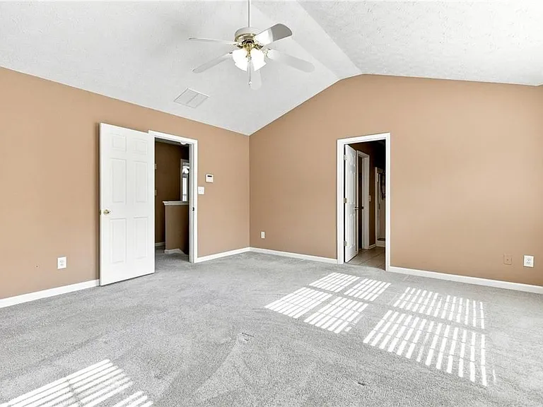 3063 Kentmere Dr — Photo 14