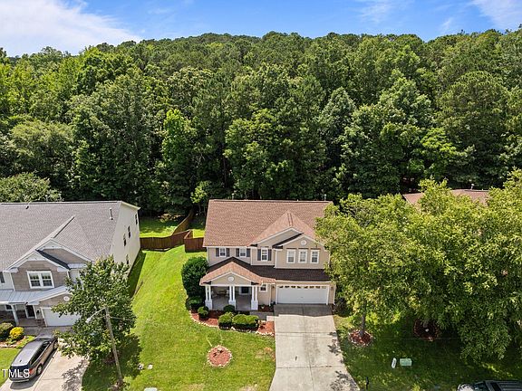 4th image of 504 Ashburn Ln