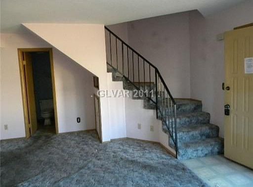 5th image of 525 Kristin Ln