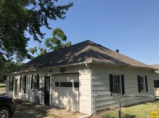 400 S 6th St, Clinton, MO 64735