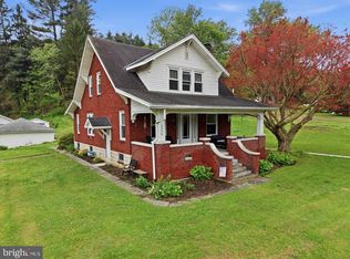 2476 Seven Valleys Rd, Seven Valleys, PA 17360