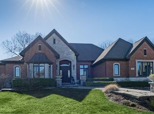 599 Wellington Cir, Rochester Hills, MI 48309