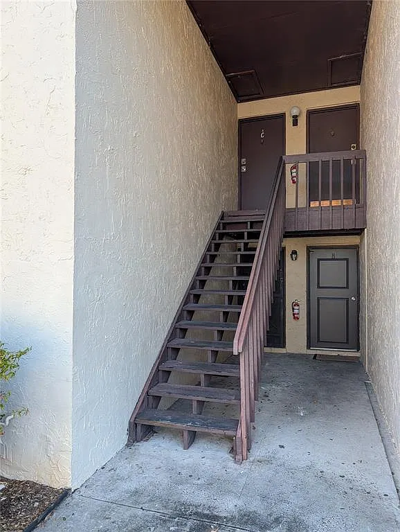 1 bed, 1.0 bath, 739 sqft, $1,200 — Photo 2