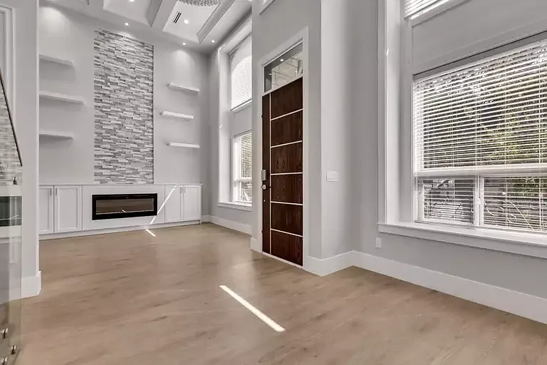 3 bed, 2.5 bath, 1450 sqft, $4,300 — Photo 3