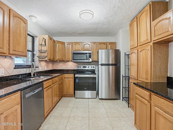 3rd image of 2149 LOU Drive W