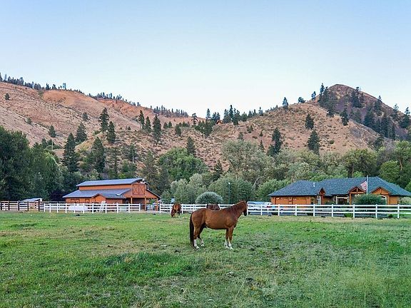 A Majestic & Peaceful Setting