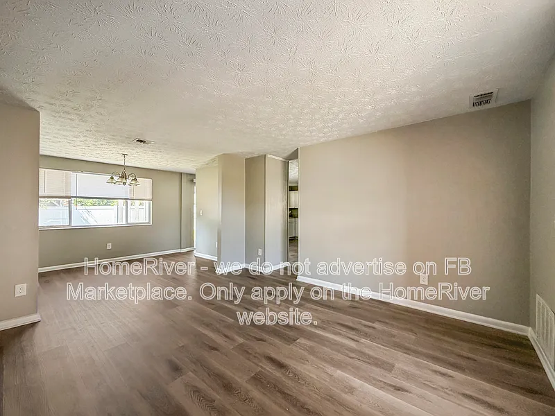 4 bed, 2.0 bath, 1560 sqft, $1,825 — Photo 3