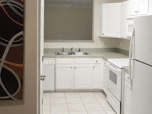 2nd image of 833 Old Greenville Hwy APT 1131