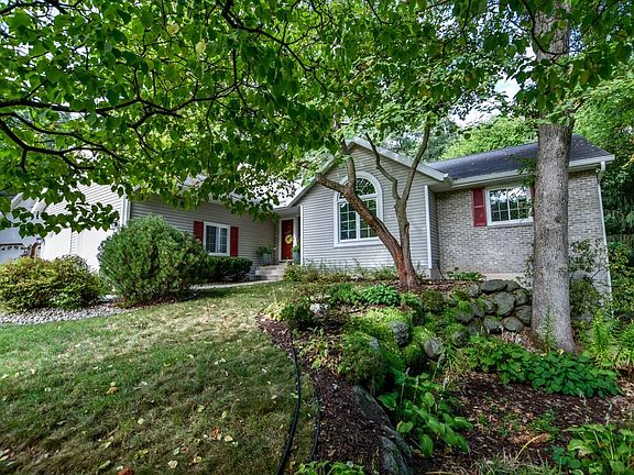 3rd image of 941 Timber Ridge Dr