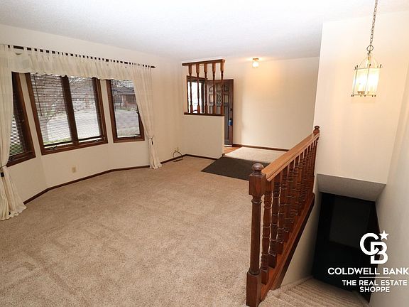 4th image of 2108 N Henderson Dr