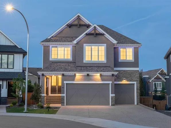 351 NW Marina Lndg SE, Calgary, AB T3M 3J6