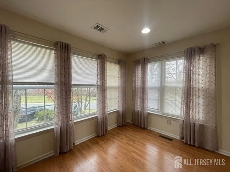 156 Pennsylvania Way — Photo 2