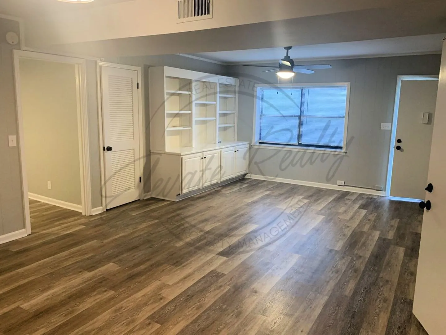 One Month Free Rent: Spacious 3br/1ba Lower-Level Apartment With Lake Views 1170 Sq Ft! — Photo 2