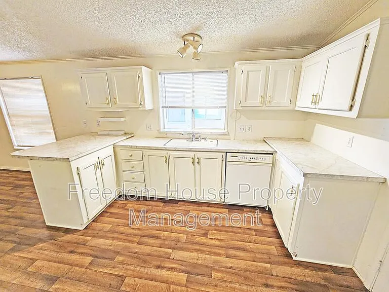 1441 W Betty Ave #1 — Photo 7