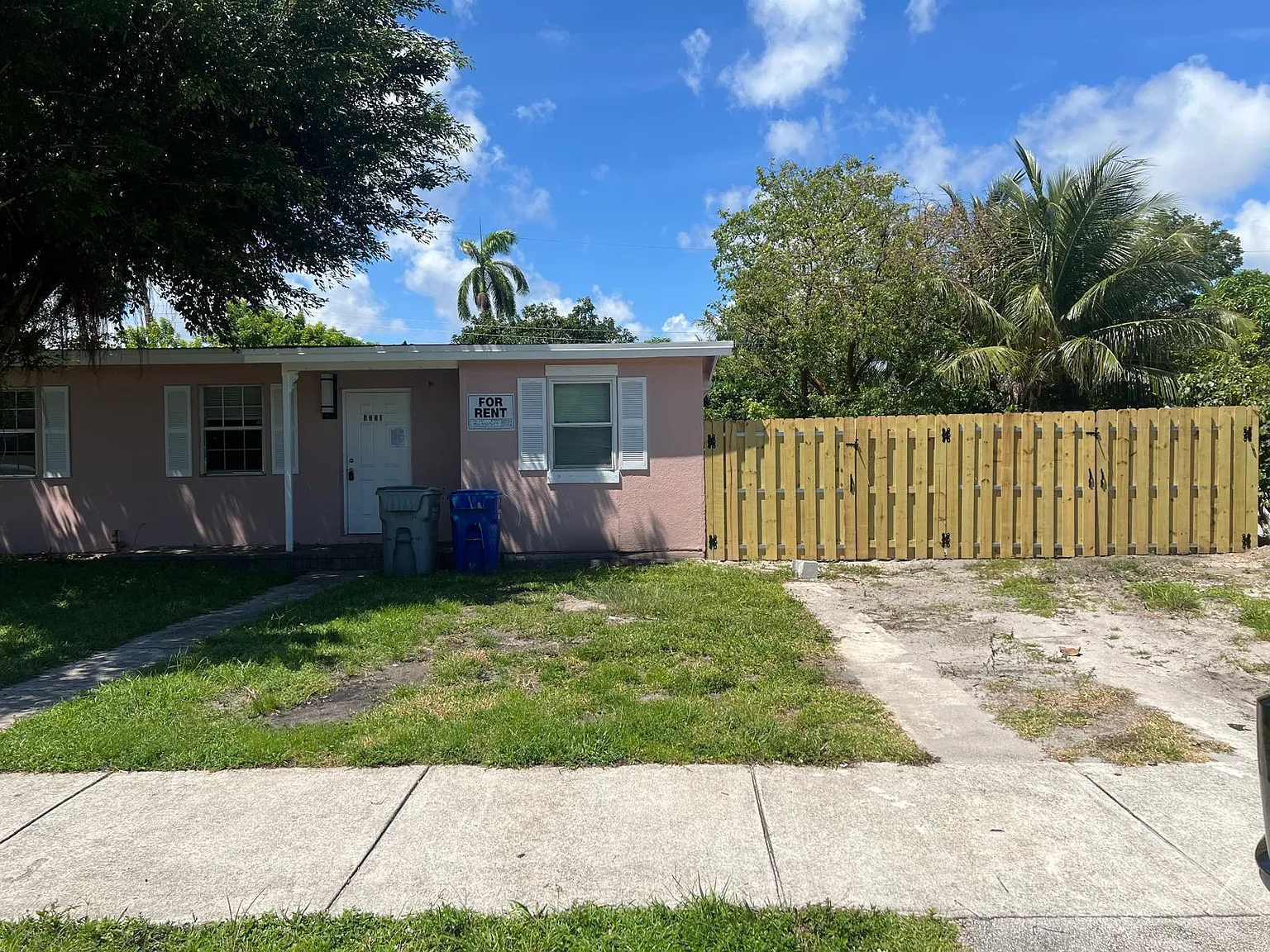 4 bed, 2.0 bath, 1052 sqft, $2,895 — Photo 1