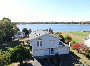 2 Mallard Dr, Center Moriches, NY 11934