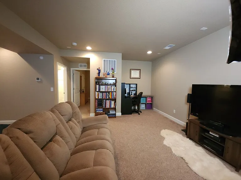 8392 Longleaf Ln — Photo 10
