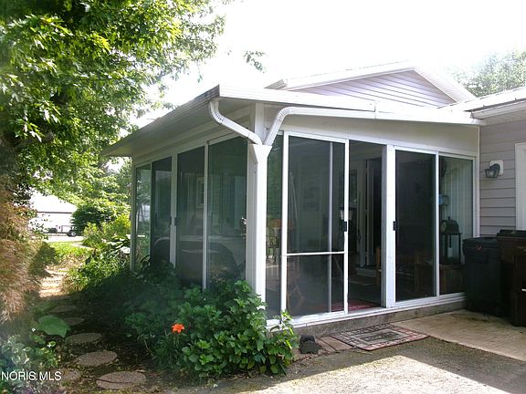 4th image of 111 Carlings Ave