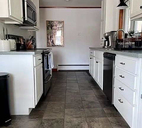 2nd image of 701 Thompson St