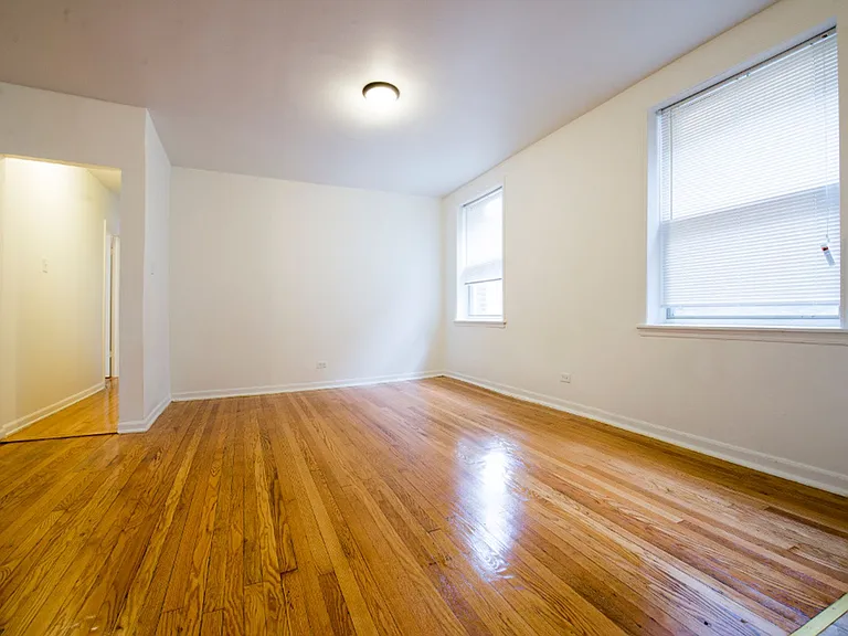 5504 S Wabash — Photo 37