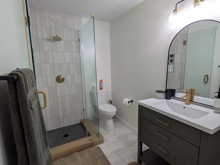 124 Sanders St — Photo 13