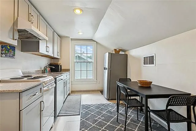 1 bed, 1.0 bath, 600 sqft, $1,725 — Photo 3