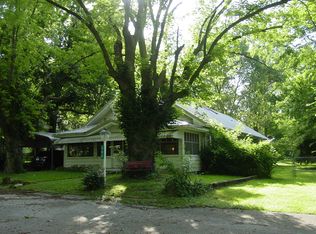 305 Creek Ave, Crane, MO 65633