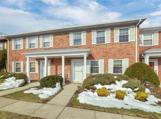 477 Hopi Ct, Suffern, NY 10901