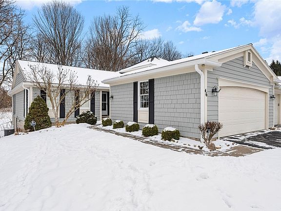 3rd image of 46 Creek Rdg