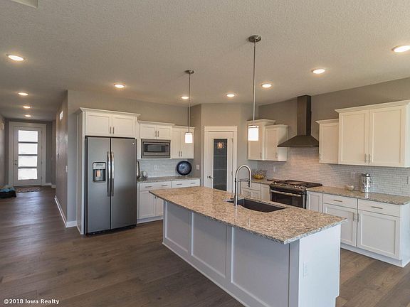 3rd image of 145 SE Waddell Way
