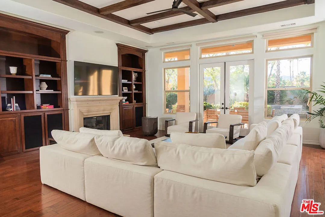 4 bed, 5.5 bath, 3152 sqft, $8,500 — Photo 2