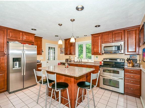 2nd image of 24 Tanglewood Dr