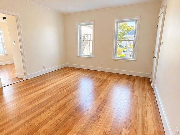 4th image of 86 Wellington St #1