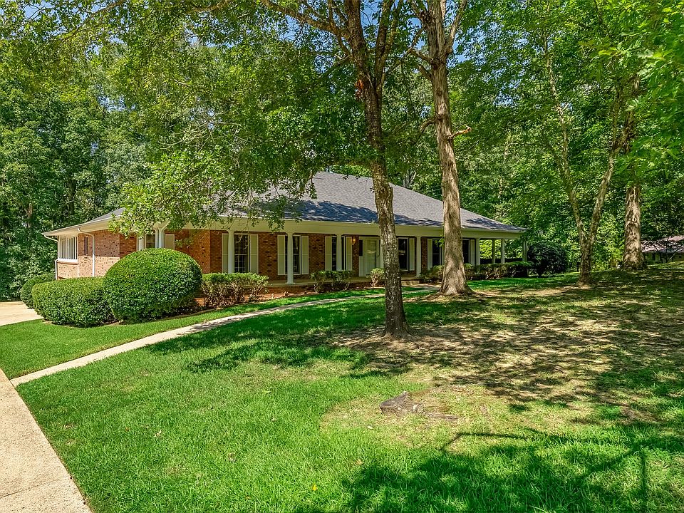 1st image of 741 Beverly Dr
