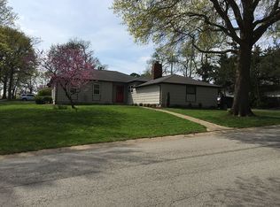 10806 Oak St, Kansas City, MO 64114