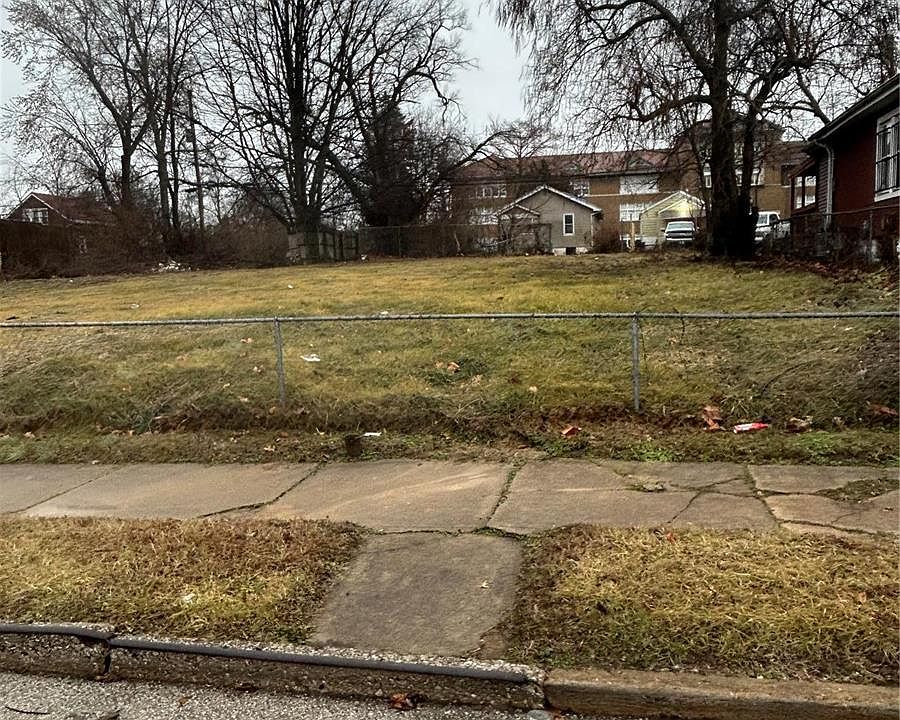 2nd image of 5040 Beacon Ave