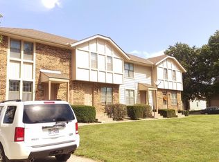 136 NE Timbercreek Cir, Lees Summit, MO 64086