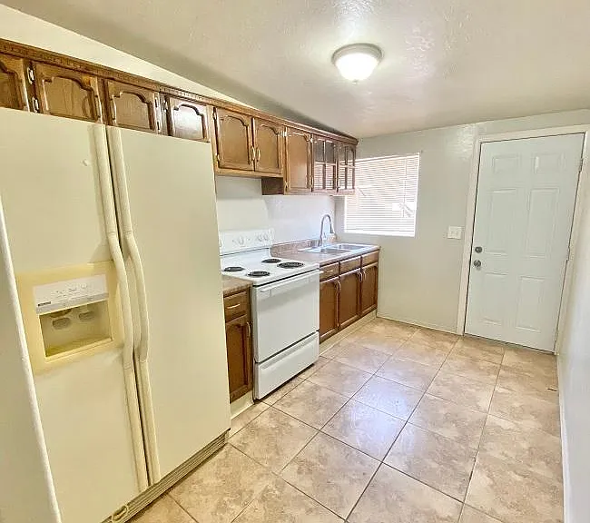 814 S Pagent Ave #5 — Photo 3