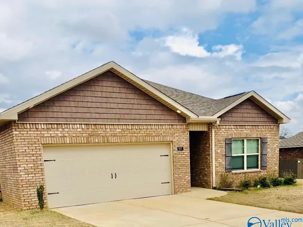 507 Raccoon Way, Hartselle, AL 35640