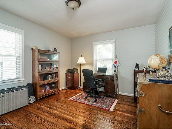 5th image of 830 Milton St