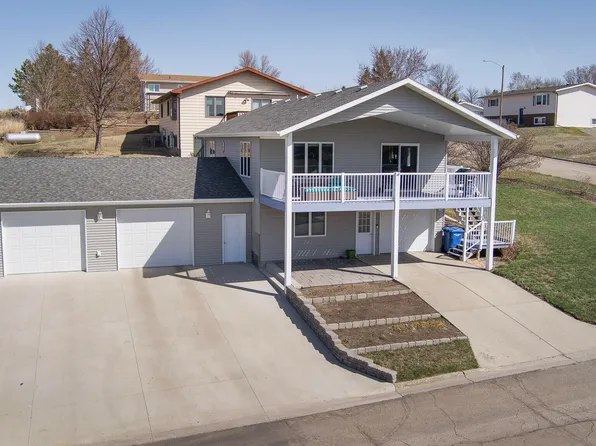 900 1st St NW, Beulah, ND 58523