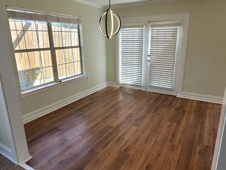 2303 Haldane Dr — Photo 9