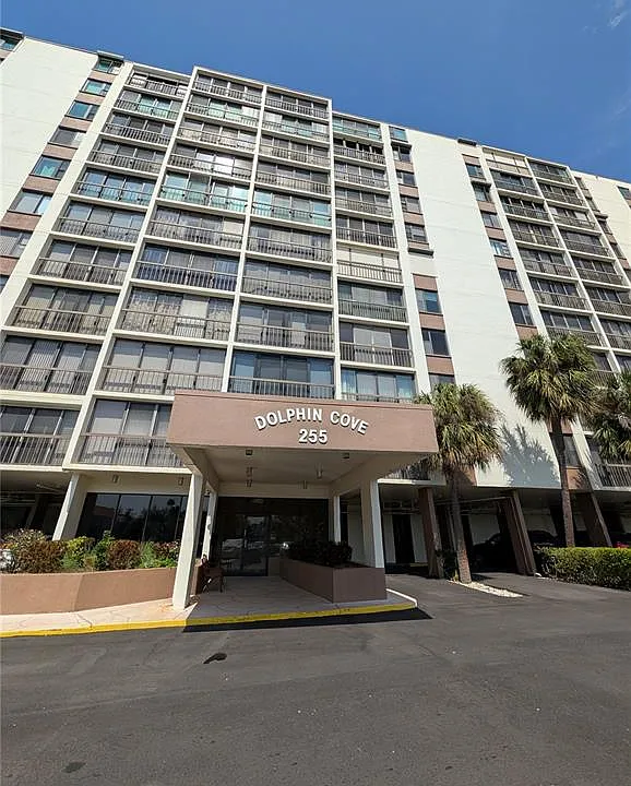 255 Dolphin Point #505