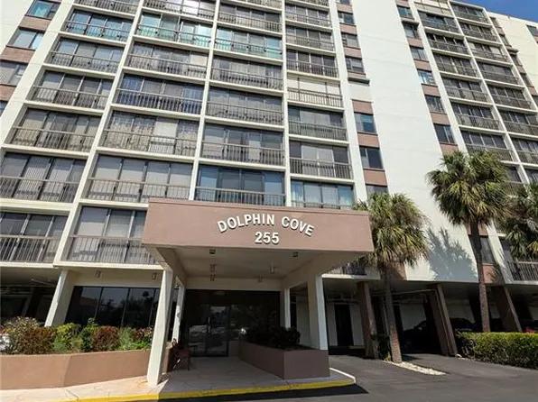 255 Dolphin Poin APT 505, Clearwater Beach, FL 33767