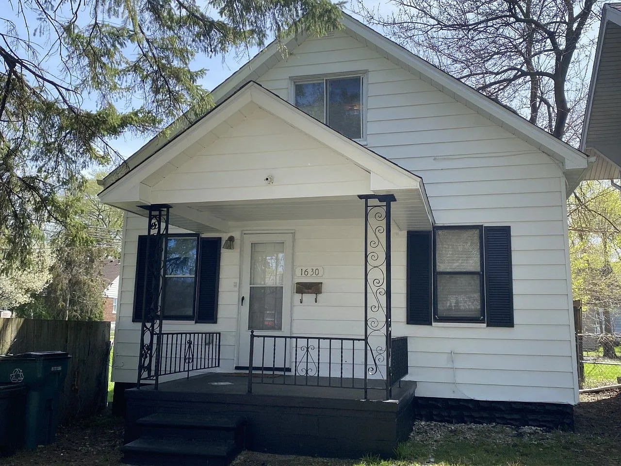 1630 Spencer St photo 1