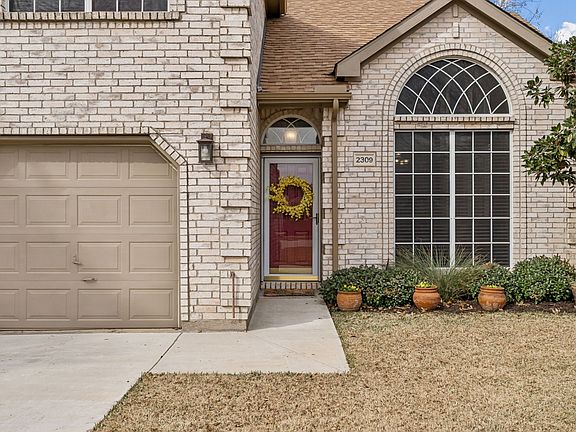 3rd image of 2309 Red Maple Rd