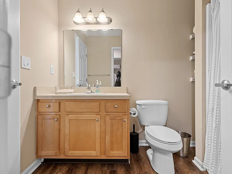 Redwood Perrysburg Woodmont Drive — Photo 22