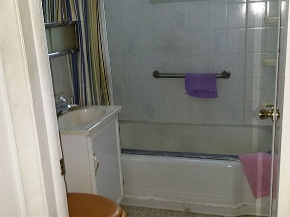 3rd image of 5927 N Braeburn Dr