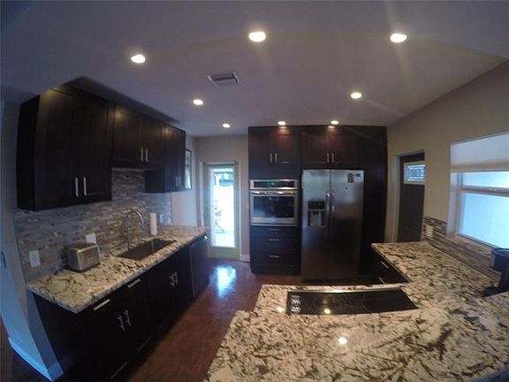 2nd image of 525 SW 11th Ct
